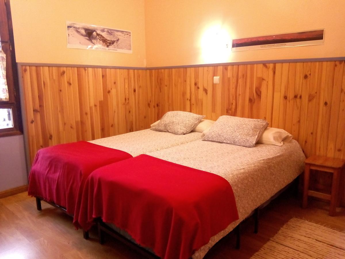 Albergue El Ultimo Bucardo Linás de Broto المظهر الخارجي الصورة
